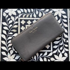 Kate Spade Gray Leather Wallet